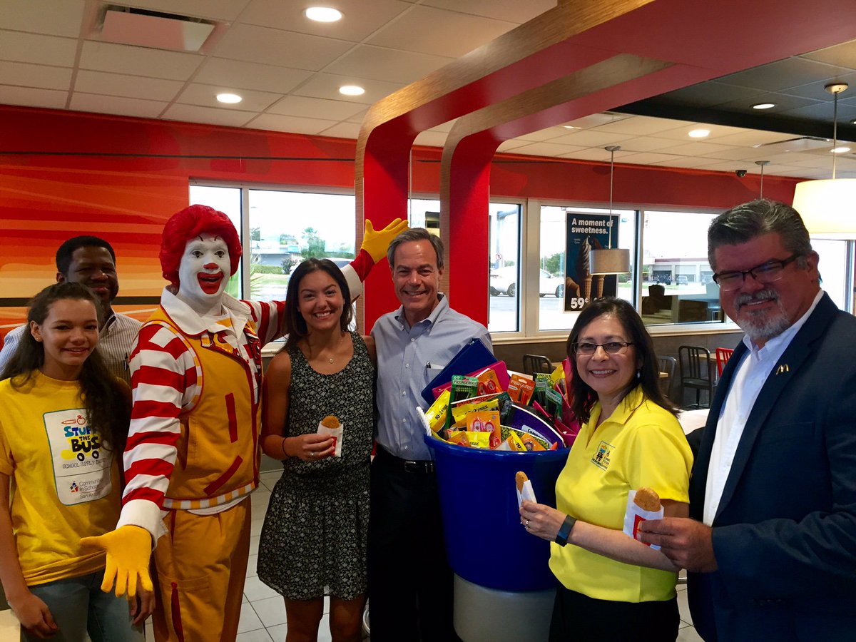 SpeakerStraus's tweet photo. Thanks @CISSanAntonio 4 collecting school supplies through #StuffTheBus. More info: https://t.co/keSEyTH22B #txlege https://t.co/fsek5MbMr4