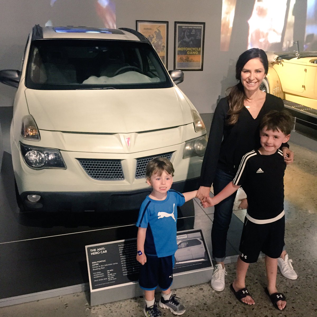 teresastrasser's tweet photo. SAY MOM'S NAME #pontiacaztec #familytravel ๐๐๐ @Petersen_Museum https://t.co/CV2Il58BPp