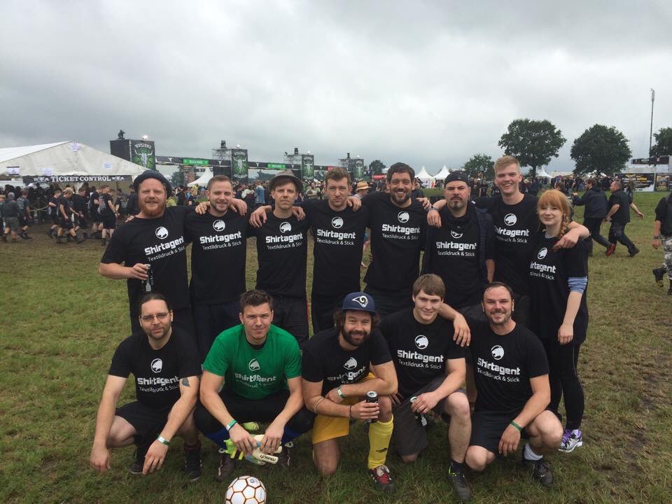 Serum114music's tweet photo. Gar nicht mal so scheisse die Punker!
#Wacken2016 #serum114 #dnmf #wildezeit #wackensoccercup https://t.co/PwlaJWYdd4