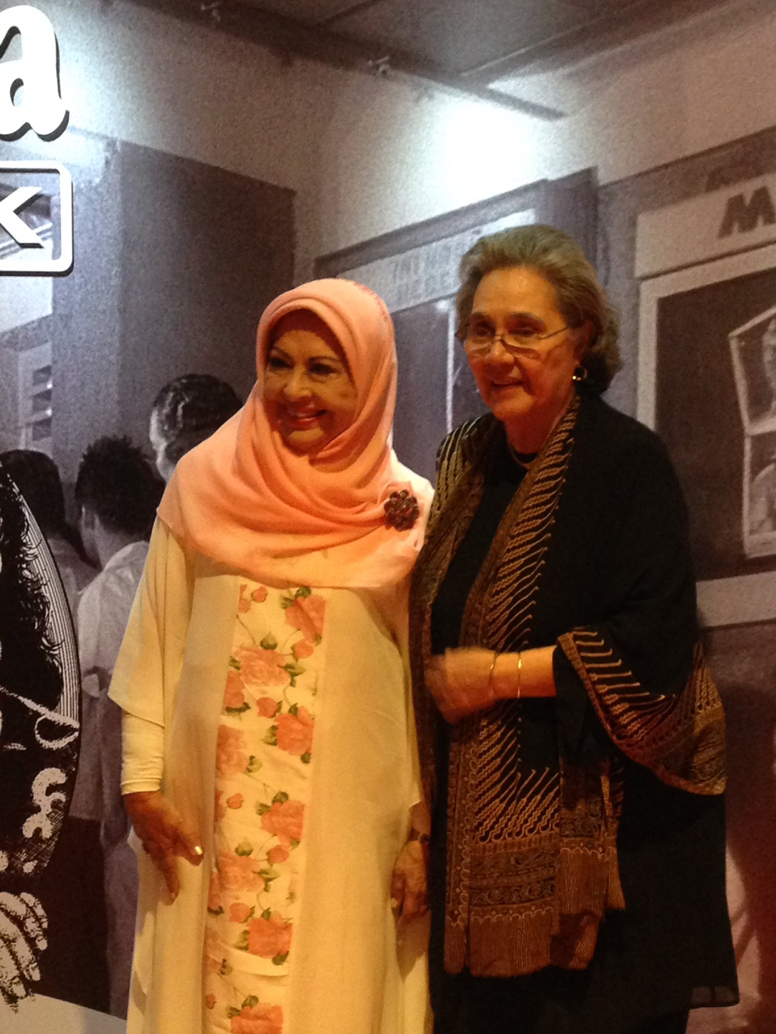 Film Indonesia Pa Twitter Ibu Mieke Wijaya Indriati Iskak Pemeran Film Tiga Dara Hadir Di Pemutaran Perdana Hasil Restorasi Layarklasik