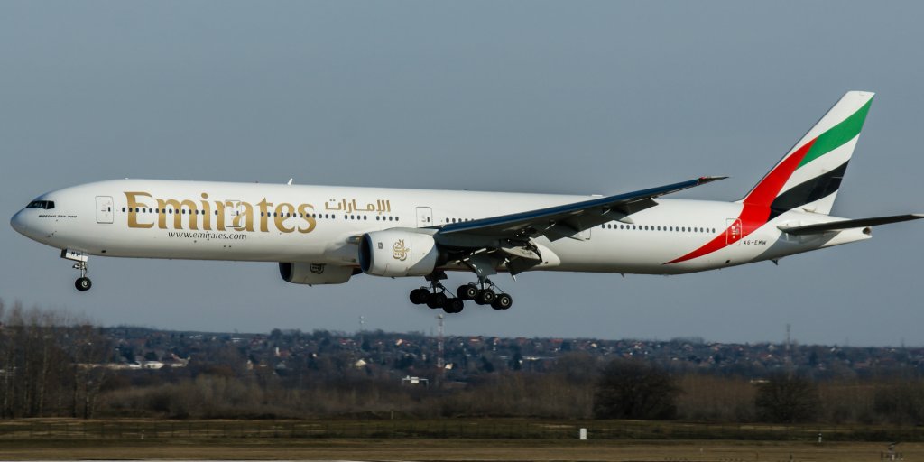 BusinessInsider's tweet photo. A Boeing 777 just crashed, but it's still one of the safest planes ever to fly https://t.co/KsznUzrlfL https://t.co/V38sGhJV3A