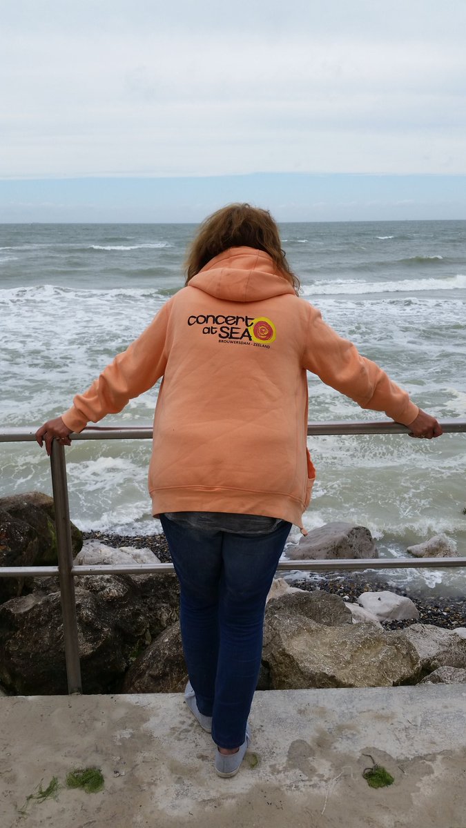 ConnydenHeijer's tweet photo. Promotion Française a #capGrizNez @blof @concertatSEA https://t.co/8VT9WlM251