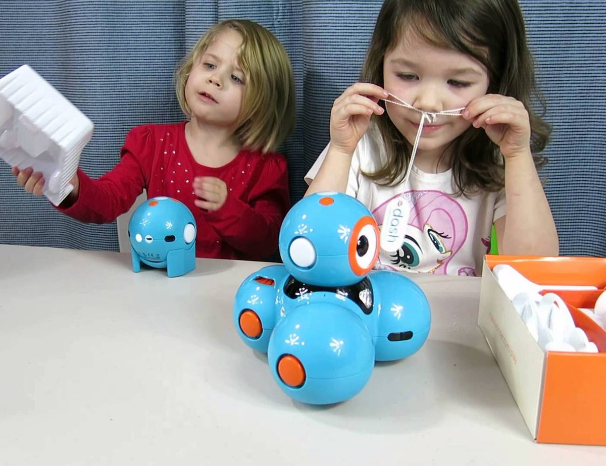 GadgetFlow's tweet image. Dot #CodeTeaching #Robot by Wonder Workshop gdfl.co/1RclENE Perfect gift for the tech-savvy kids!