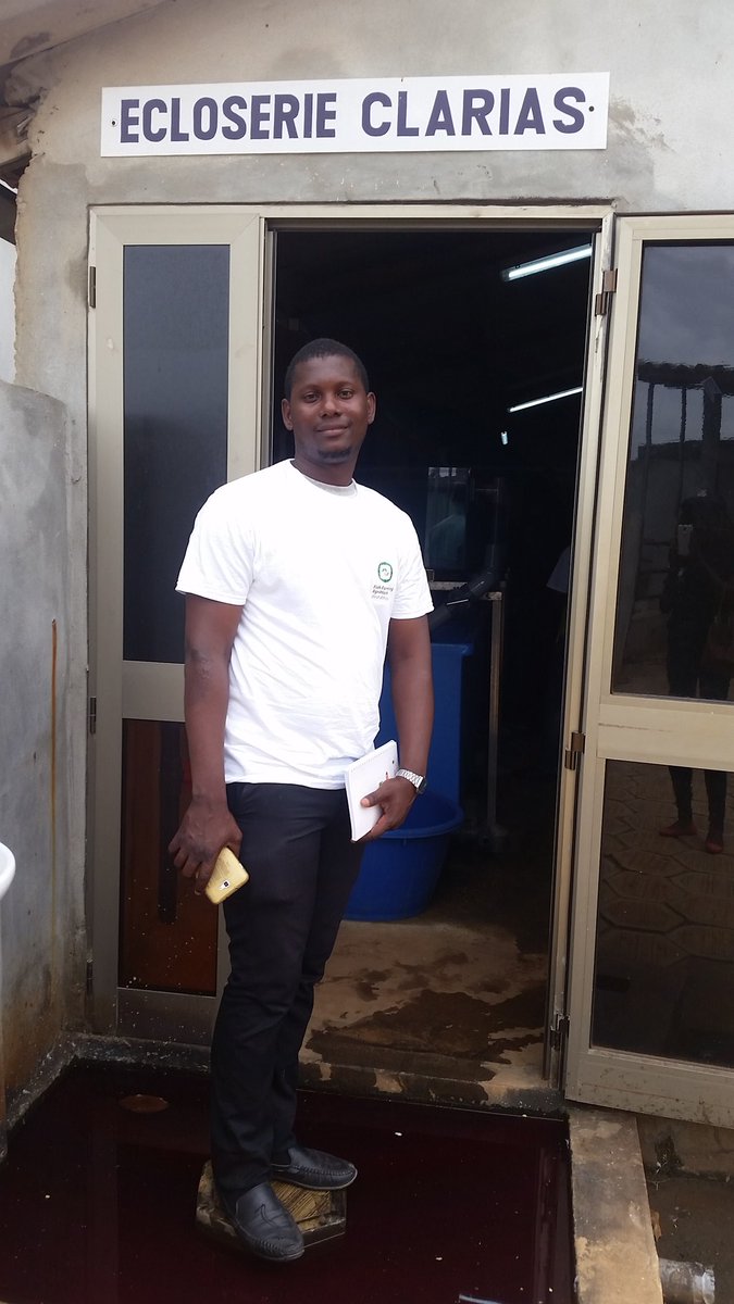EtriLabs's tweet photo. Immersion trip.  A la salle d'éclorerie clairias. #AgriHack @woelab @tekxl @FishAgriHack. https://t.co/qf1SoYUlQ5