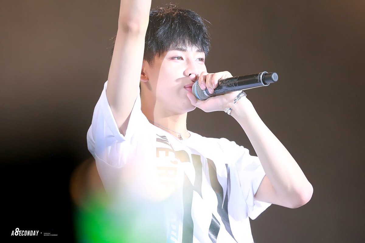 Aseconday_0502's tweet photo. HQ160624 Fly In Singapore 
#뱀뱀 #BamBam 
#갓세븐 #GOT7 
@BamBam1A 
Pls Rewind all the stages TAT https://t.co/kFzdCscjB7