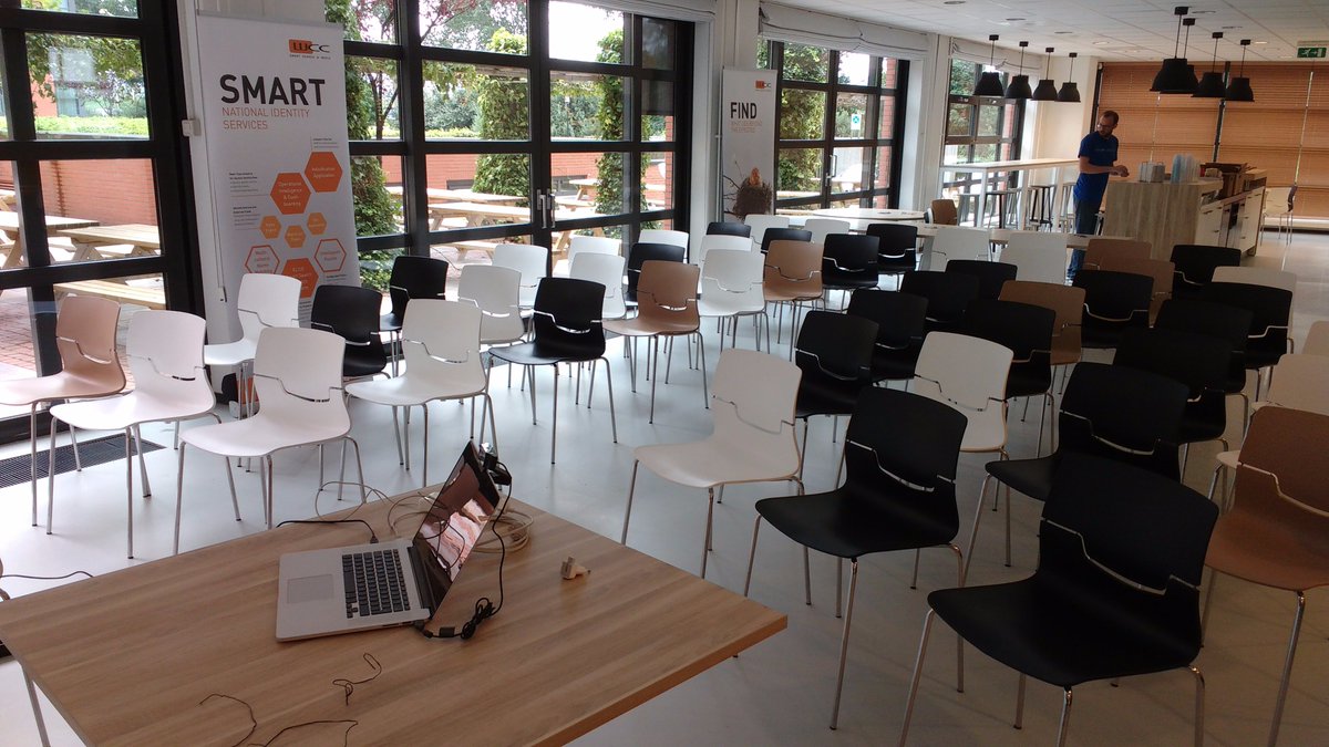 Getting ready for the first Meetup event. Thanks to @WCCSmartSearch and <a href="/Avisi_IT/">Avisi</a> for making this possible!