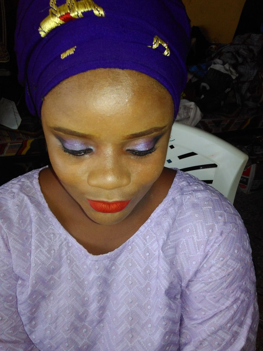 ivie_b_'s tweet photo. Roomies traditional day. Proud of myself. #makeupbyB YEAH that's me. πβΊ https://t.co/q2GkB930wr