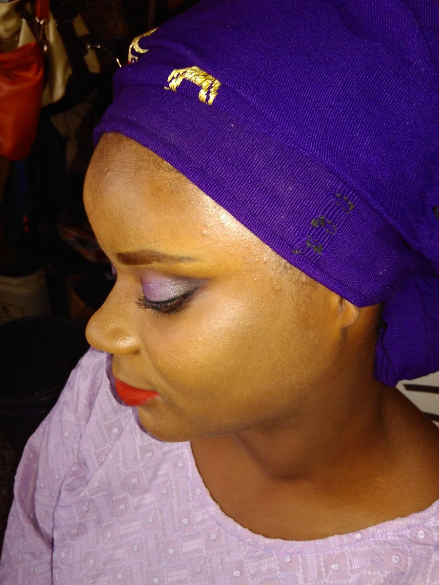 ivie_b_'s tweet photo. Roomies traditional day. Proud of myself. #makeupbyB YEAH that's me. πβΊ https://t.co/q2GkB930wr
