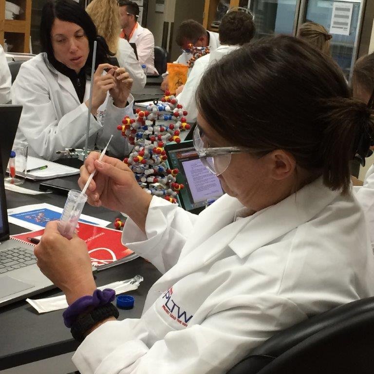 UIK12SchoolEng's tweet photo. @UIowaEngr @PLTWorg #PTLWPBS #PLTWCT16 HIgh School Teacher Training #IowaSTEM #STEMatIowa @uiowa https://t.co/s1UlOBzTbF