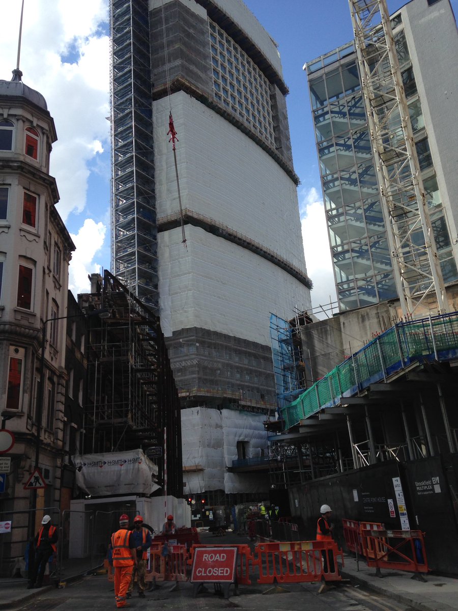 CBREsam's tweet photo. The roads are now closed so work on the new Centre Point Piazza can begin.Huge changes for the area! @CBRE_UK_Resi https://t.co/RNzv0OolRC