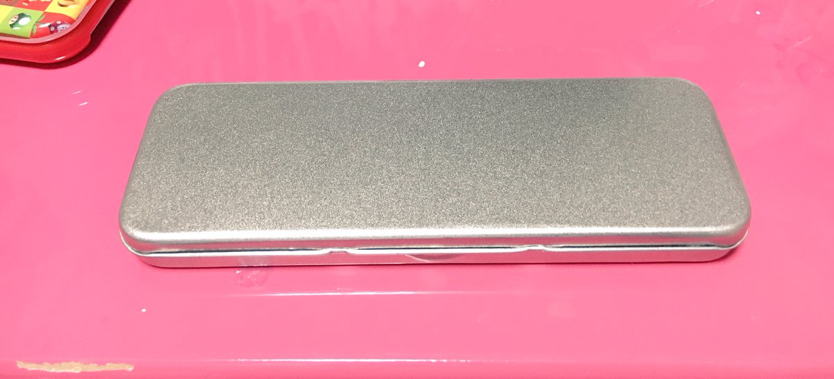 まなぞぉー 100均の缶ペンケースとマグネットシートでメイクパレットdiy ੭ ˊ ˋ ੭ ごちゃってたメイクポーチがすっきりだし シャドウがいっぱい持てて感動 よーし 寝るぞ 3 笑 T Co Kqaesc6q3t Twitter