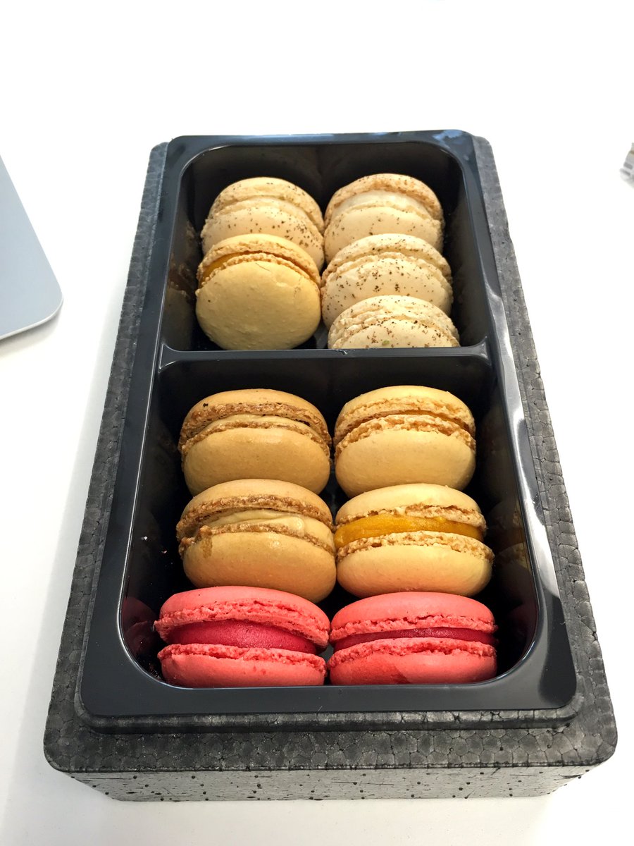 StevanPopo's tweet photo. Meetings @Deliveroo ๐๐ฝ #AlwaysBeSnacking https://t.co/SggNs34t71