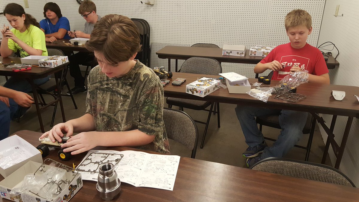 #ARYMA local students learning #Tech &amp; #Manufacturing careers! <a href="/BeProBeProudAR/">Be Pro Be Proud Arkansas</a> <a href="/DreamitDoitAR/">Susie Marks</a> <a href="/Haas_Automation/">Haas Automation, Inc</a>