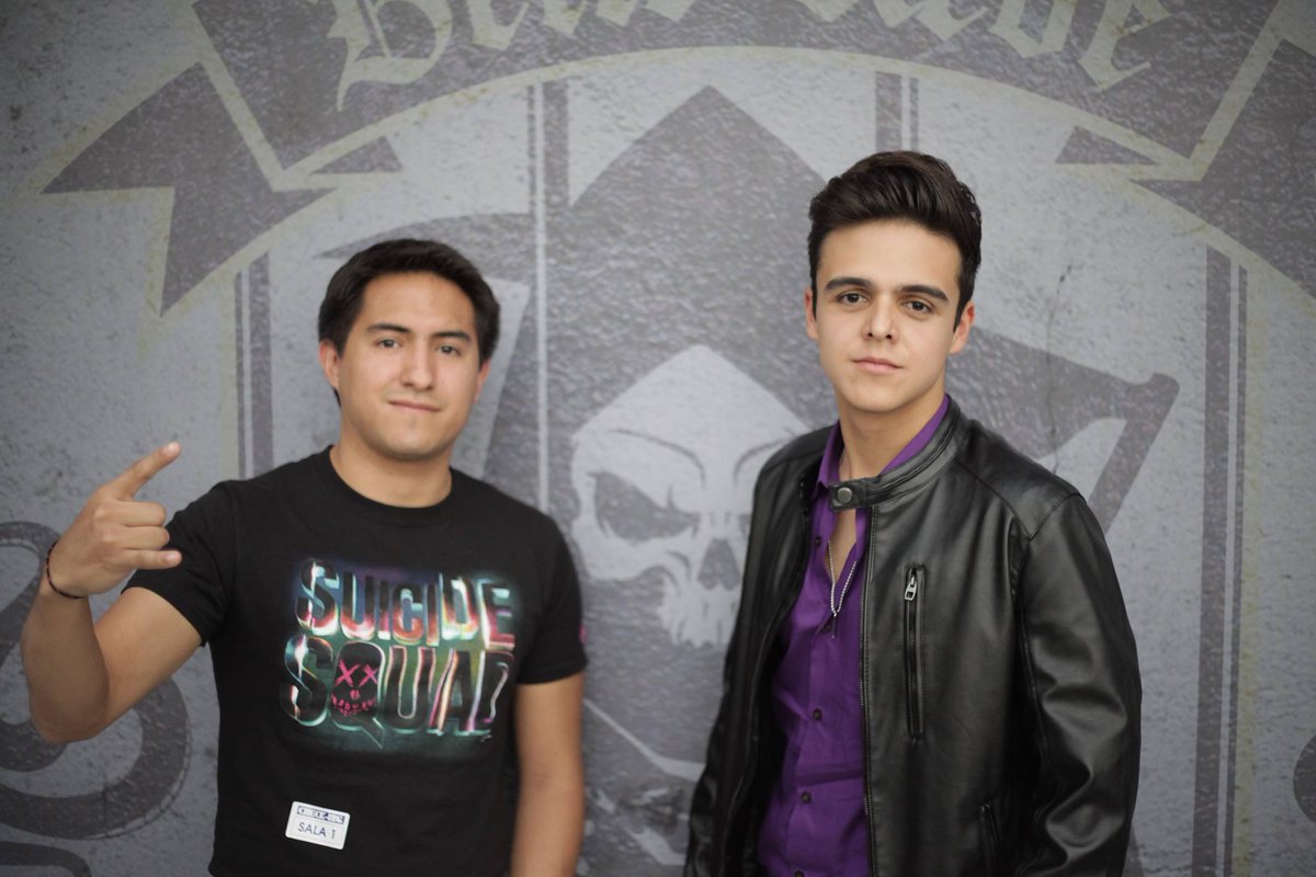 ¡<a href="/TheTopComics/">The Top Comics</a> y <a href="/AndresNavyz/">NAVY</a>! Seguramente tendrán muchos detalles de la alfombra roja de #EscuadrónSuicida.