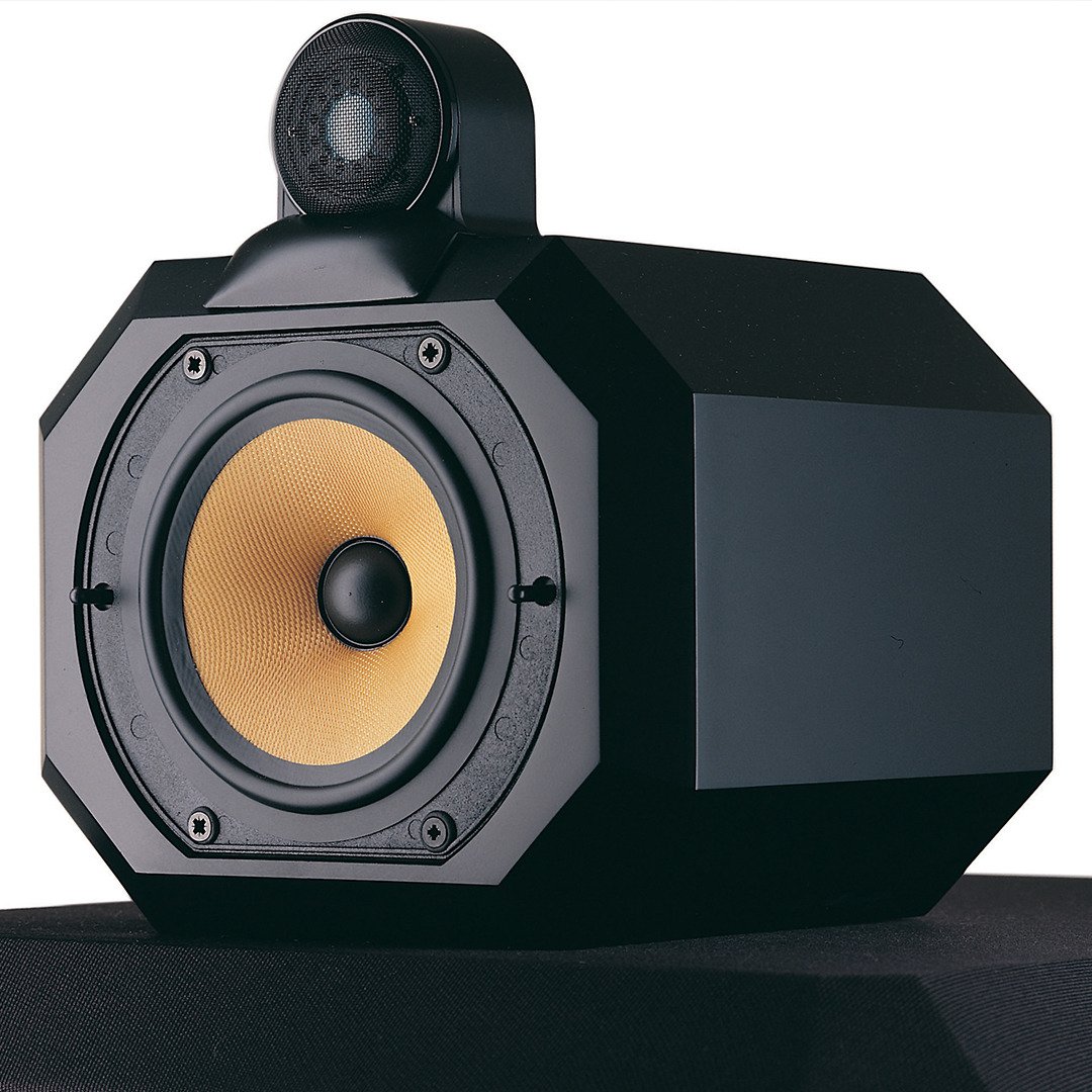 800 D3 may look different but, isolation of bass, mid and tweeter has always been part of 800 Series #BWDesign