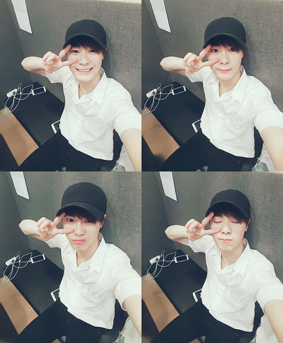 모두들 이제 자야할시간!!
좋은 꿈 꿔요~~ 굿밤😴❤❤
#아스트로 #숨가빠 #잘자요굿나잇 #이노래엄청좋아하는데..ㅎㅎ