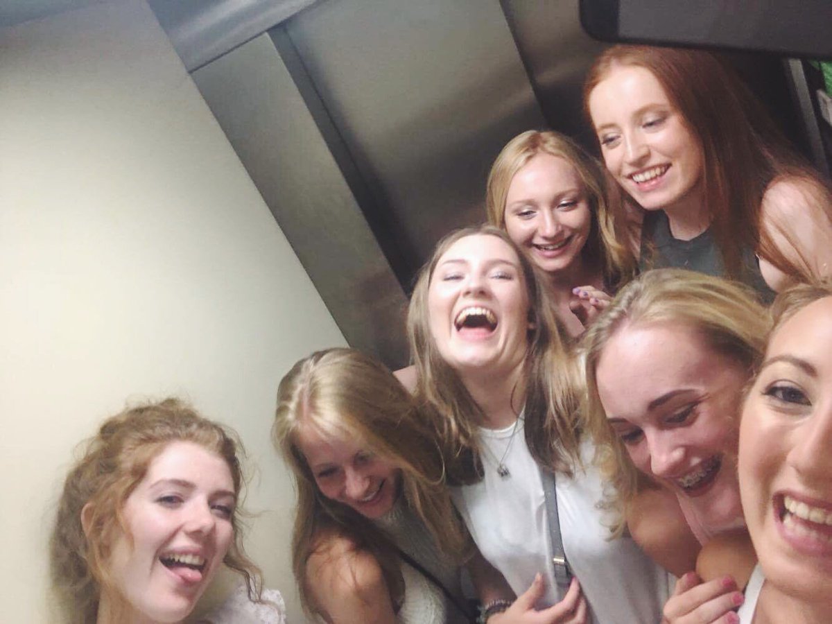 hxllyjayne's tweet photo. lift lols #missalready https://t.co/q5czWZyZqT
