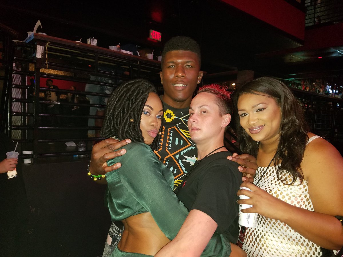 ThelmarciaW's tweet photo. We're Surrounded By Loveβ€ #FLRebels #HelloKimberlyTour @KarmelToasted @DuvalRebel https://t.co/ctKw7VM2pn