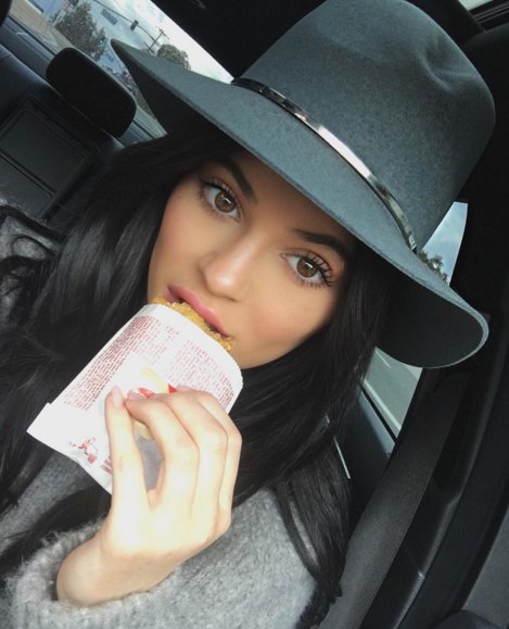 New article alert!! 💥💥 "What It's Like to Cook Like Kylie Jenner For a Week" by <a href="/ablikes2gab/">Abby Slanetz</a>
bit.ly/2aRBpfW