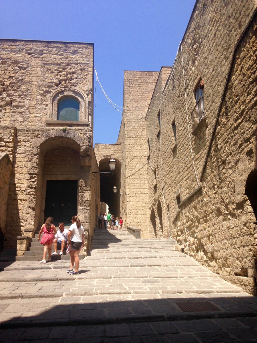 Ilenia__1992's tweet photo. Castel dell'Ovo-Napoli...😊 https://t.co/Ib071N0sqe
