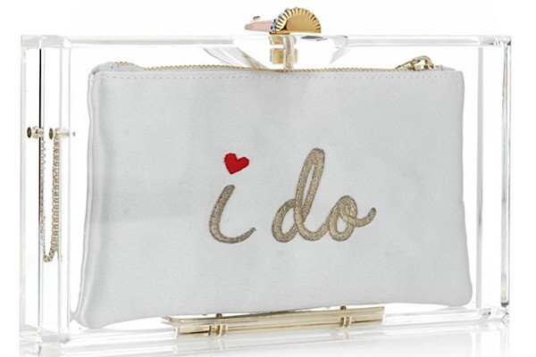 9 absolutely essential items you need on your wedding day buff.ly/2aPN4vk #Weddings #BrideToBe