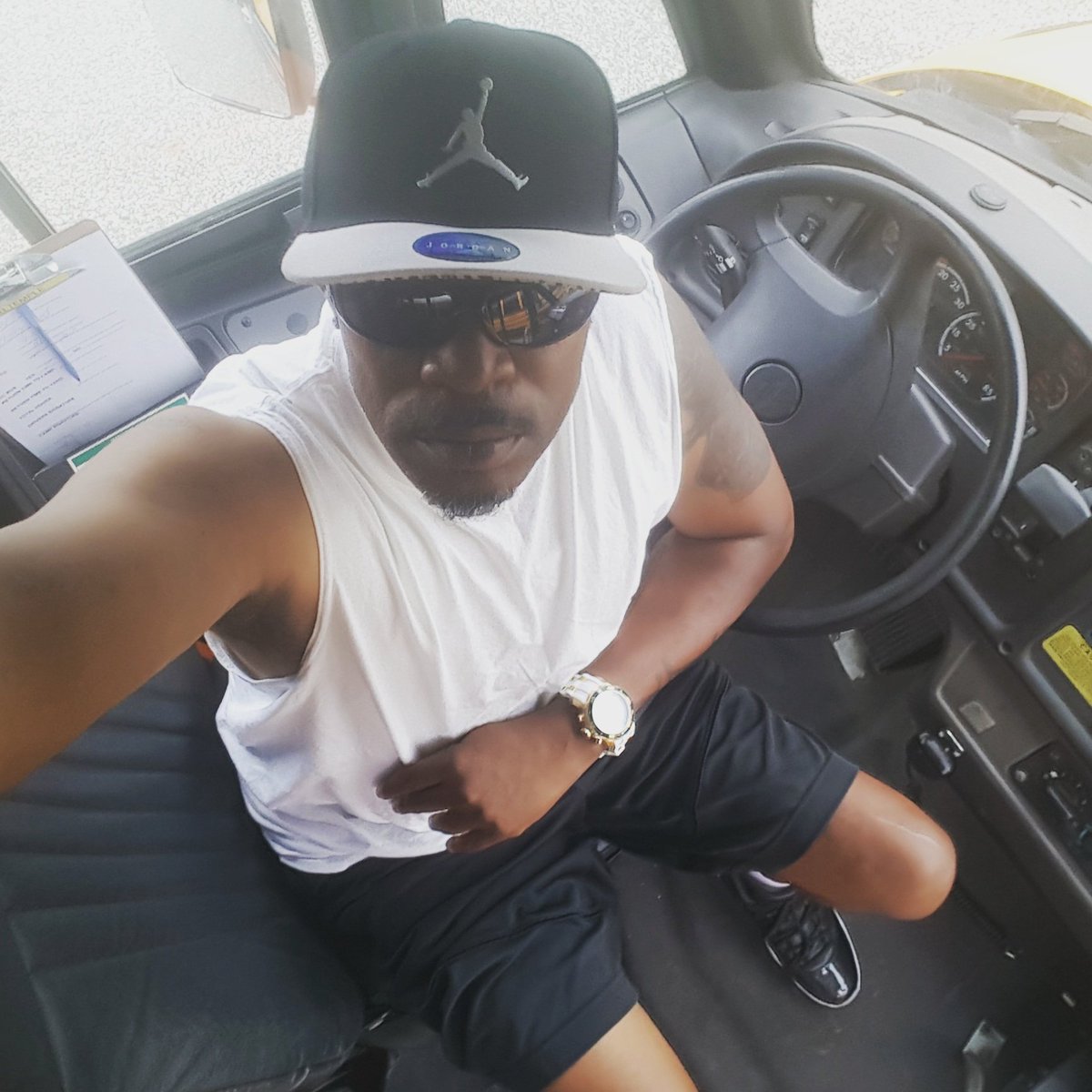 true2theone's tweet image. Yeah. I work. But that don't mean I can't have that fly status.