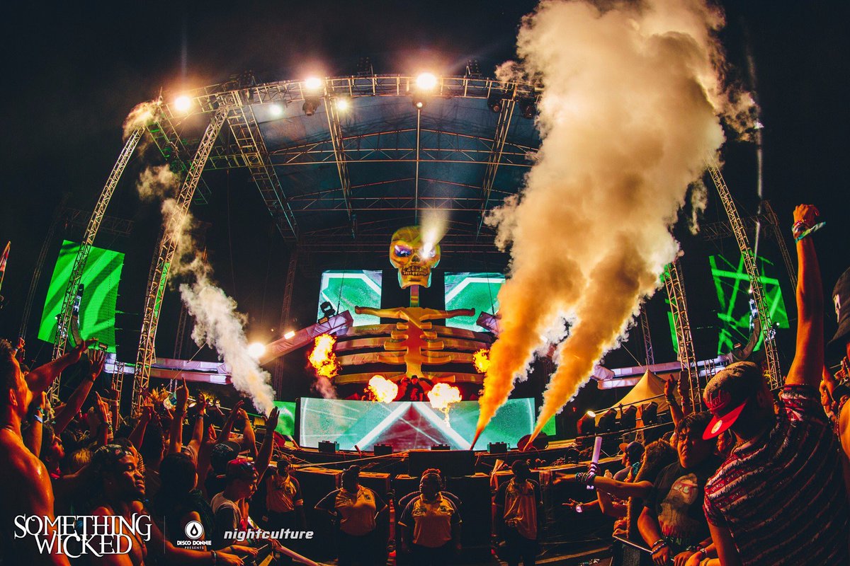 OurPLURFamily's tweet photo. RT for a chance at 2 FREE tix to @SomethingWicked‼️
👻 Ends 10/10
Discount Link (Save $5): 
👉https://t.co/wpbL6NFQ9J👈 https://t.co/SHxMDKmQVC