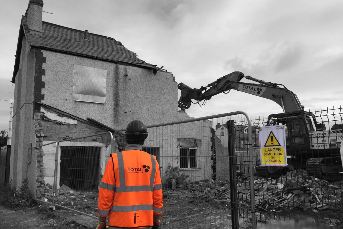 demolitionnorth's tweet photo. Demolition Works are on going at our Prestatyn Site. #demolitionnews #demolition #intergratedsolutions #teamwork https://t.co/T4aTJ4FbUb