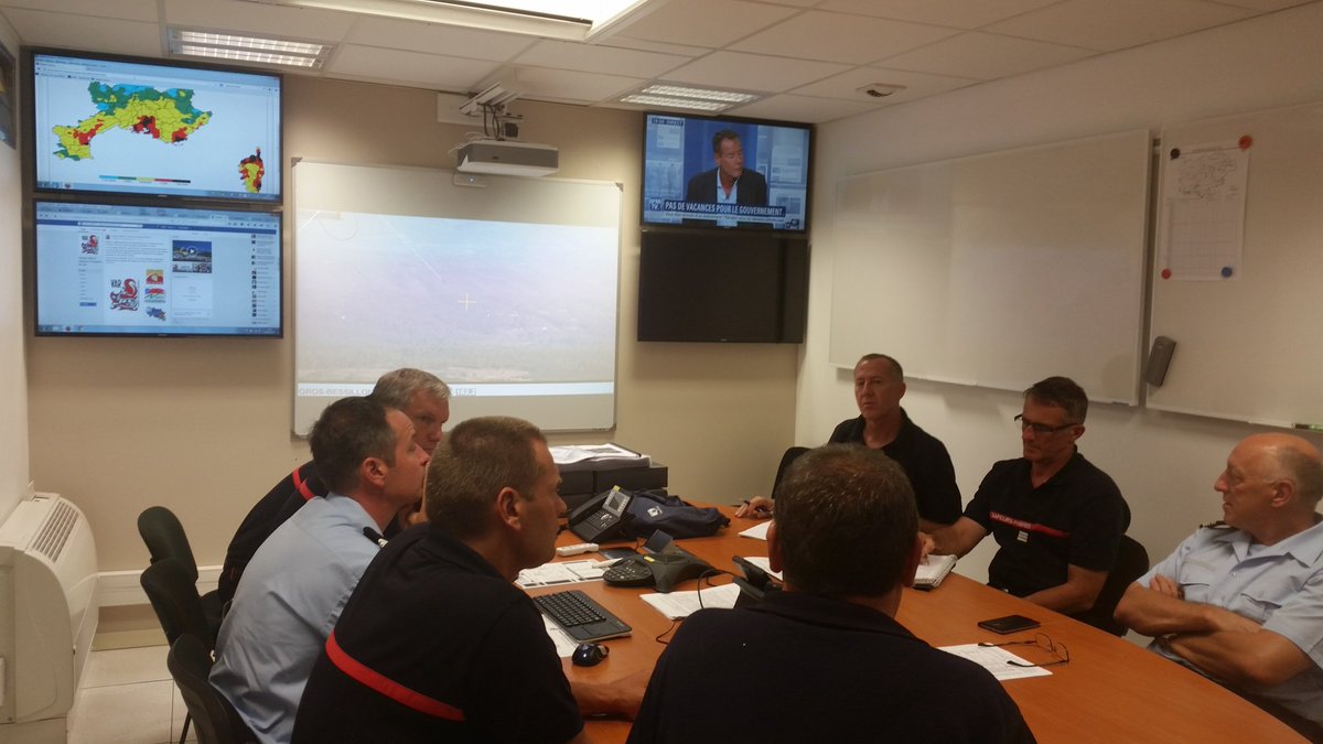 Sapeurs-Pompiers VAR tweet media