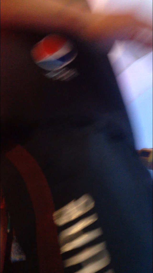 yn_kn__'s tweet photo. 柳田くん真横通った時近すぎてしんだ😲👋🏻通路狭いから柳田くんのふくらはぎの毛がわたしの腕に触れました（）ありがとうございます（）一枚目必死に手振ってるの写っててほんとじわる✋🏻✋🏻 https://t.co/ezQv8cHVuW
