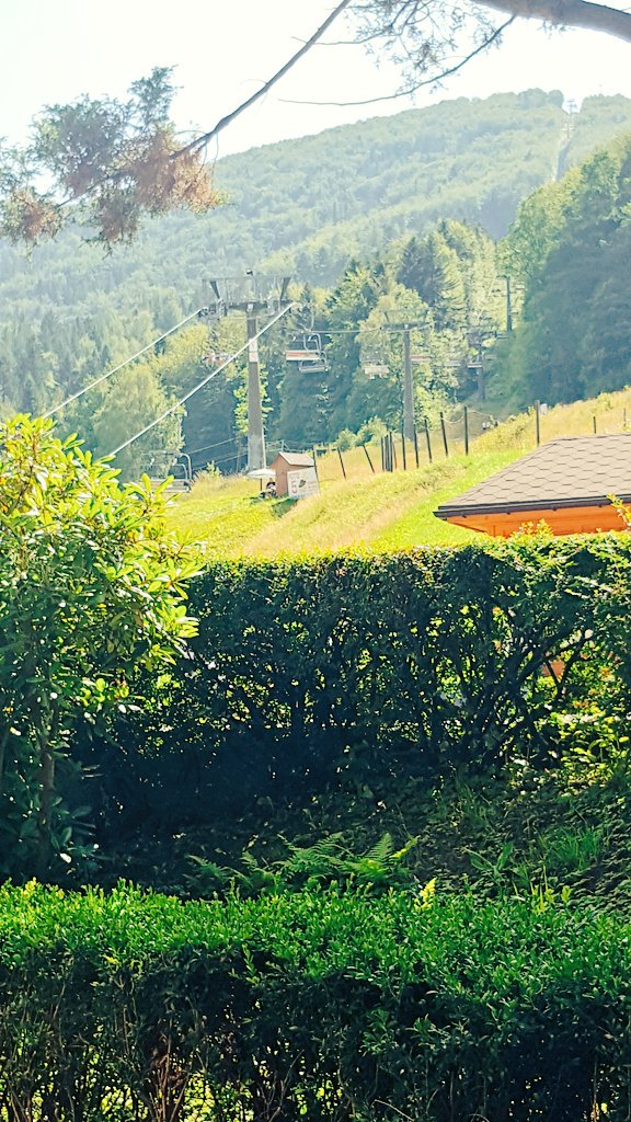 a_delbridge's tweet photo. Riding the chairlift to the top of Czantoria - Kolej Linowa. Such a magical view 🌲🌳 #bneWYD16 #OnTopOfTheWorld https://t.co/IlY2haOB7f
