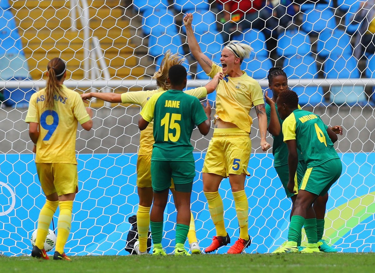 #SWE beat #RSA 1-0 in the first #football match of #Rio2016 ⚽