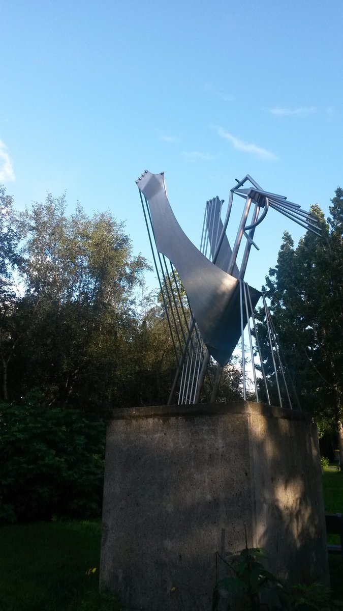 auatGG's tweet photo. @betinaastride @sophiakouz the harp of prayers #artwalk #artinus https://t.co/KZ4V0JgUlI