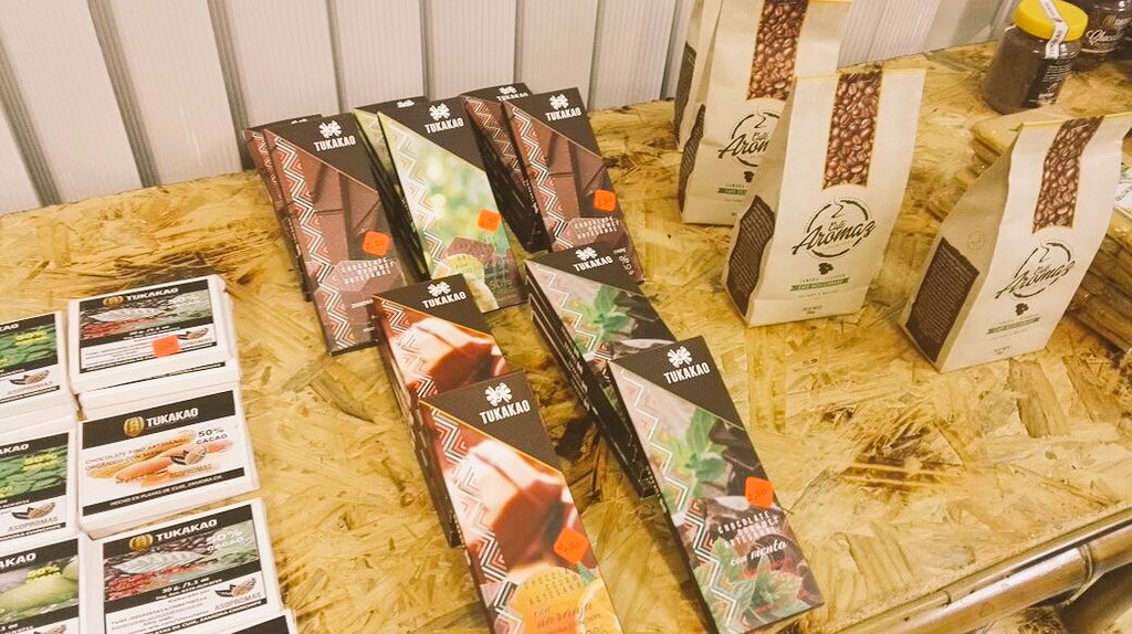 VicheTorres79's tweet photo. En #Showroom #LoNuestro Zamora se exhibe y comercializa desde hoy presentación chocolate Gourmet #TuKakao #Asopromas https://t.co/gpDAf89Ijc