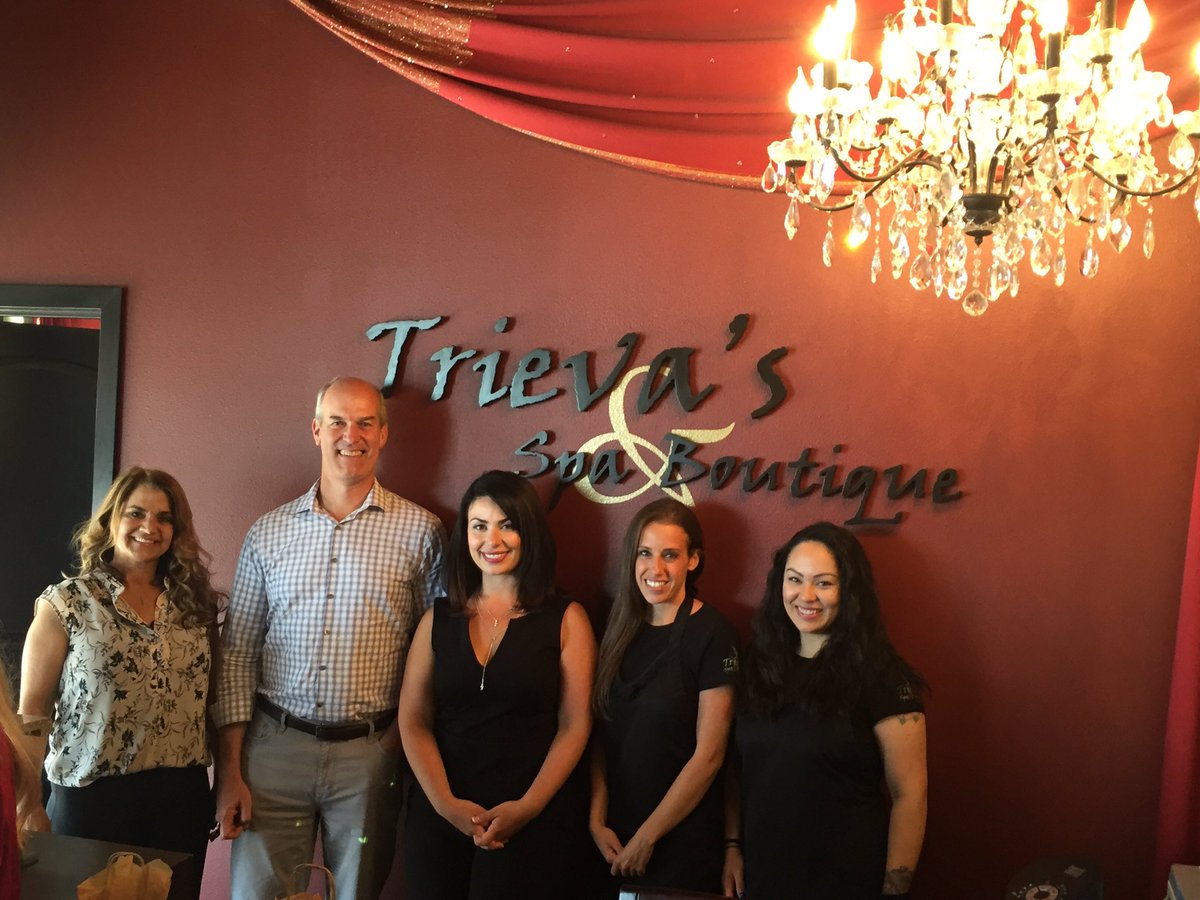 trievasspa's tweet photo. Thank you to congressman Rick Larsen for stopping by and taking a tour of our spa! #ricklarsen https://t.co/BVpynkVxjh