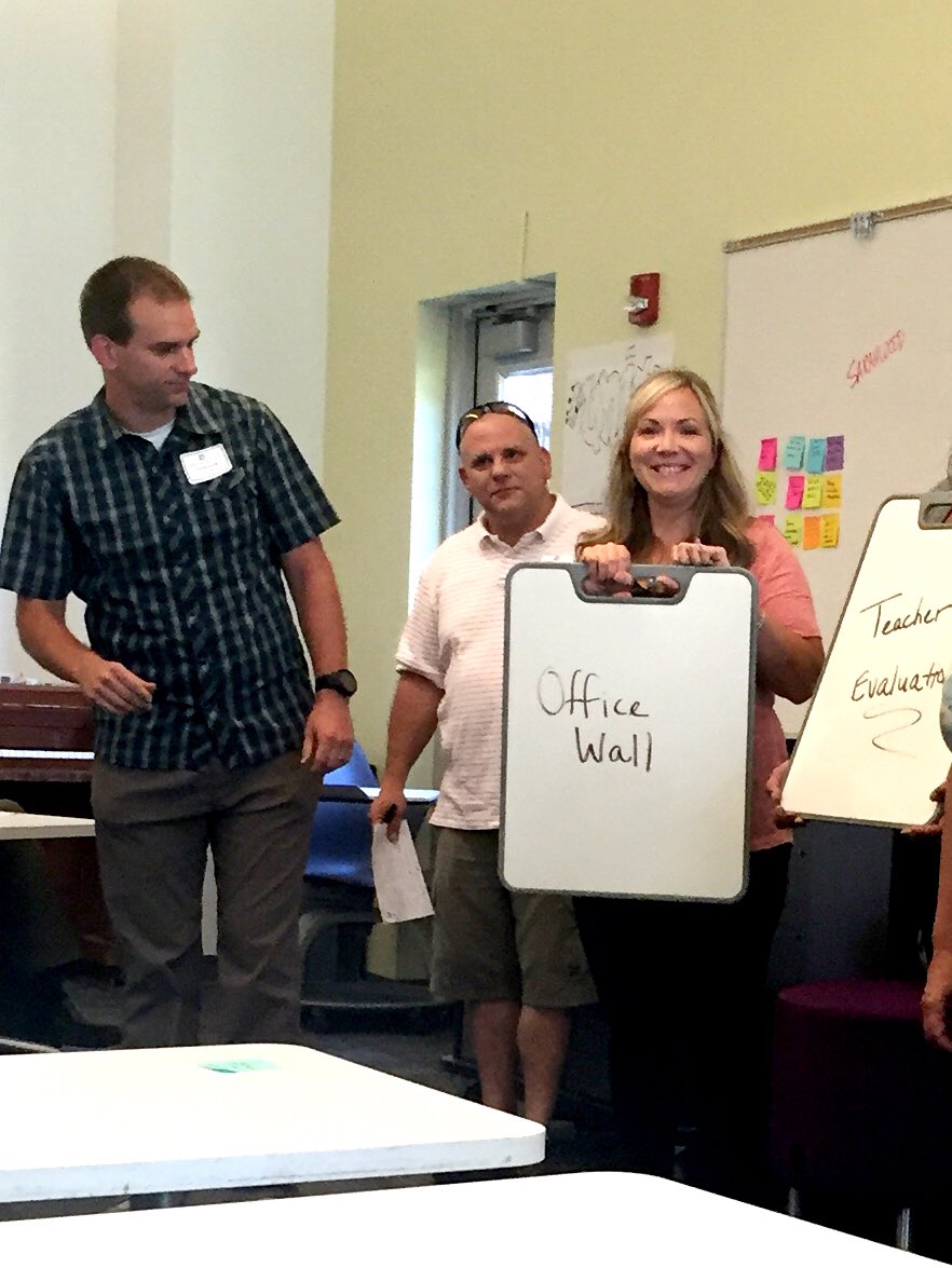 myedtechworld's tweet photo. .@WeverWorld being a team player at #GLDesignQuest! https://t.co/QDTp7miUXV