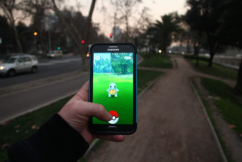 soychilecl's tweet photo. [FOTOS] Pokemón Go ya está disponible en Chile https://t.co/qZivX6RcCV https://t.co/VI9vP72bAL