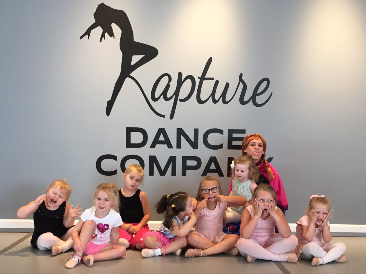 rapturedanceco's tweet photo. Silly faces today with Princess Anna! #princesscamp #princessfun #dancefamily #rdcseason1 https://t.co/IeR5QTDx7w