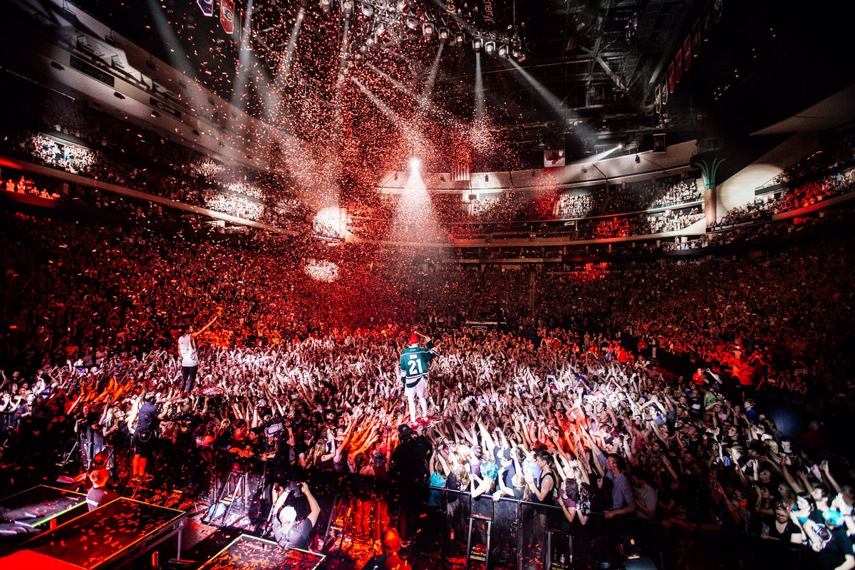 twentyonepilots's tweet image. • #ERS2016 in st paul, mn. [photos by @bradheaton]