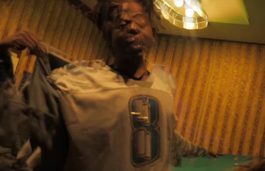 citrusrap's tweet photo. Watch Orlando-Based DoLA Put On For His Hometown of Jacksonville In "Red Light" https://t.co/6eyis6Lqhl https://t.co/z6h0yKVJ12