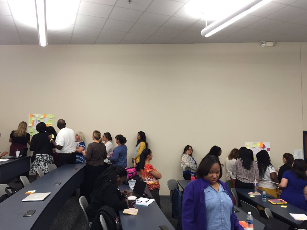 TSudovsky's tweet image. Ts using #affinitymapping @DuncanvilleISD to brainstorm effective lesson creations #passtheplate