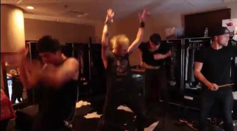 BooStyles22's tweet photo. @5sos this band 😂 thanks for making me laugh guyss @Luke5SOS @Ashton5SOS @Calum5SOS @Michael5SOS https://t.co/uWNi9rkjSC