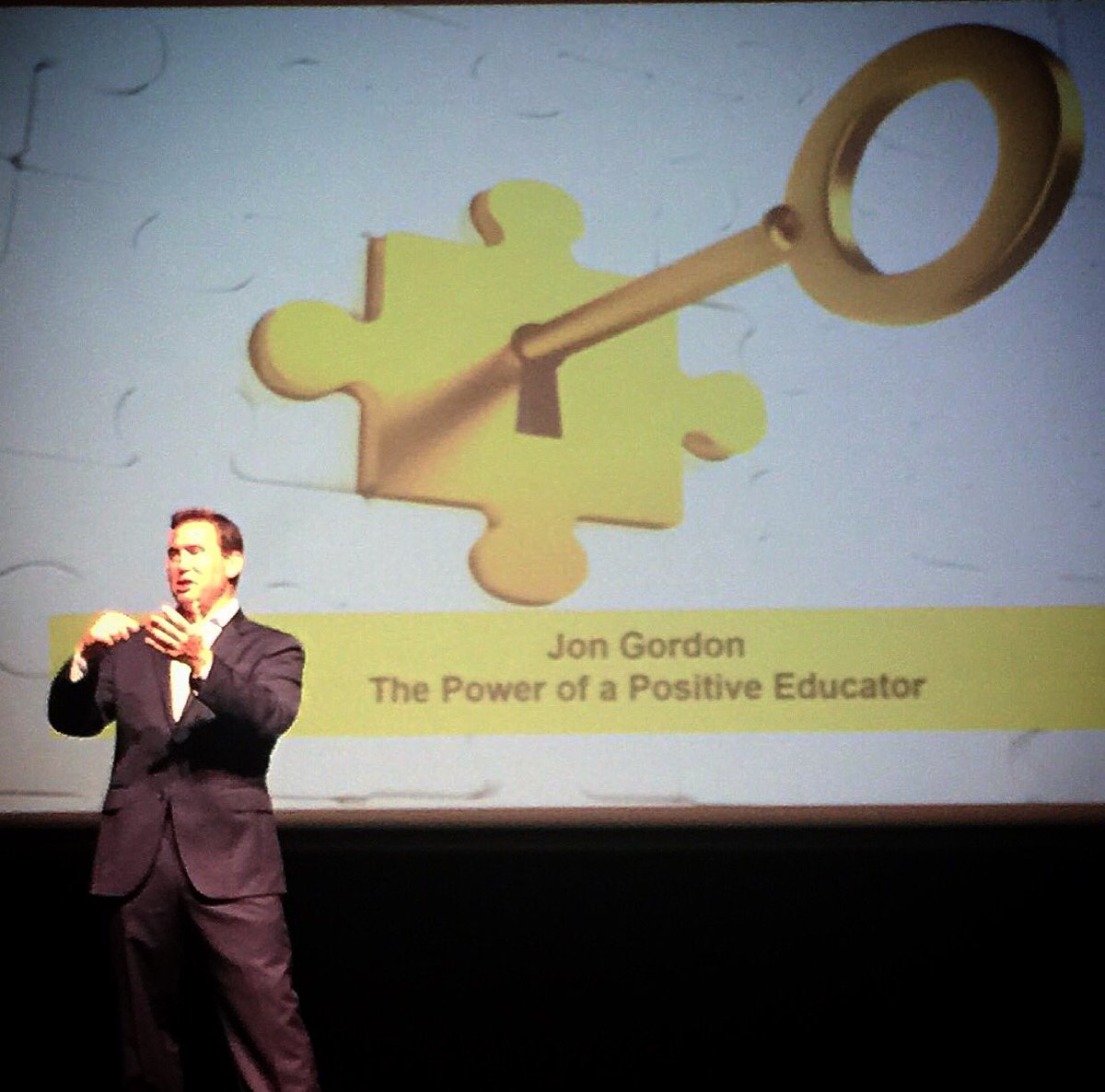 <a href="/JonGordon11/">Jon Gordon</a> crushed it this AM at #ILE16 with heartfelt conviction and practical application!

#NoEnergyVampires