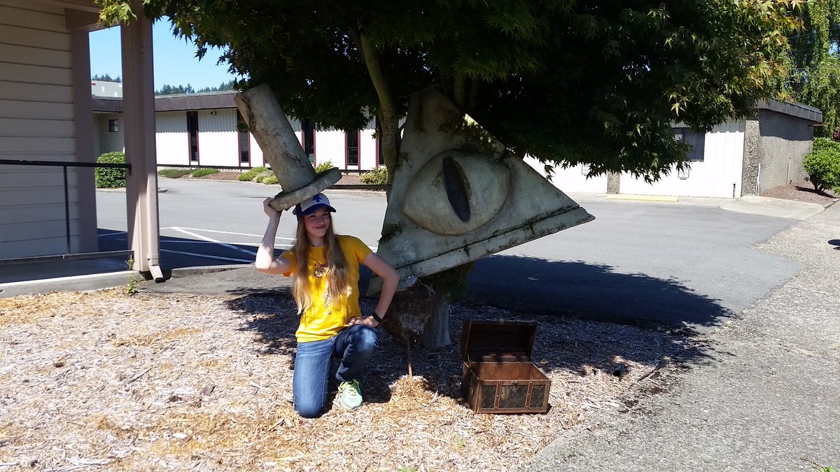 TsunamiHolmes's tweet photo. Turns out that the police will hold the statue for Alex! They've been in touch. @_AlexHirsch #CipherHunt https://t.co/PYOh43gri7