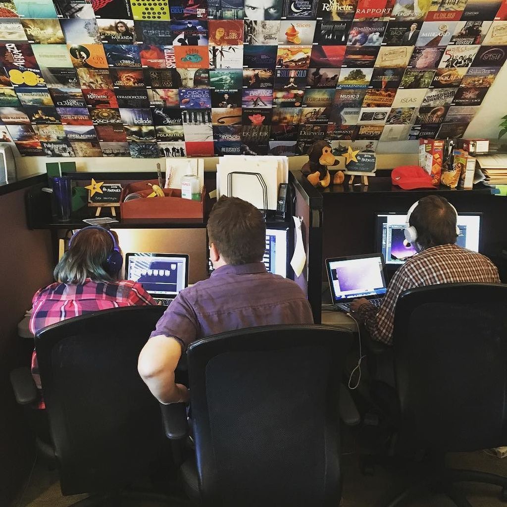 PARMARecordings's tweet photo. Design loft hard at work on #graphic #design #art #twitter https://t.co/Pk2fRShQNd https://t.co/tyDEiKhnOa