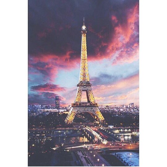 Lovegoodclass's tweet photo. "Paris" 💫 https://t.co/ig6C7jAzSv