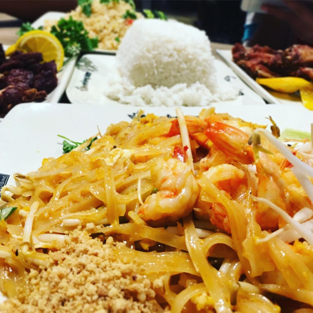 SanamluangTC's tweet photo. Come have a front row seat to all the delicious dishes 😜 https://t.co/v7826HlJnR
