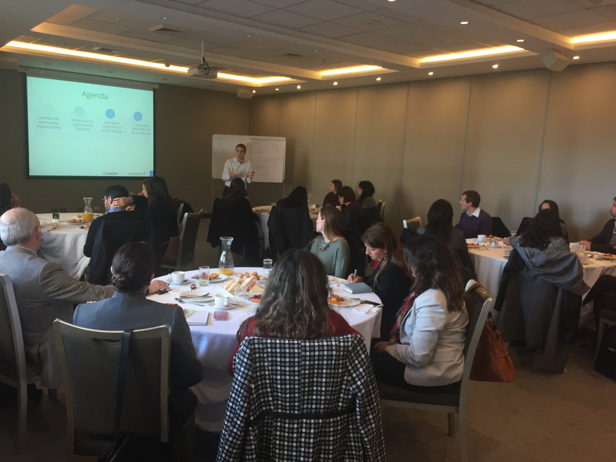 ¡Gracias por acompañarnos en el desayuno "Tendencias en capacitación ejecutiva" en Santiago!