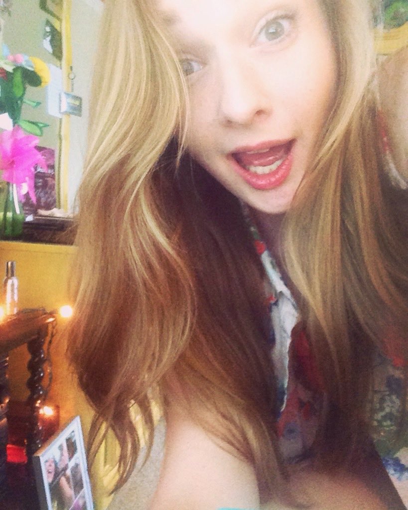 calliemhopper's tweet photo. When you find out your song was #2 of the wk at #WUMF radio (ME) &amp; #28 of the wk at #KTCV radio (WA) - Thank youuu!! https://t.co/cjoelfuLwR