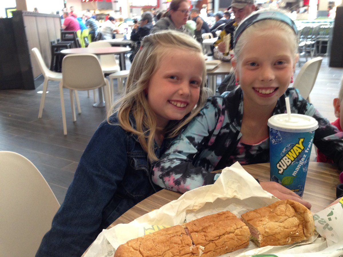 Laurajvva's tweet photo. Enjoying lunch with these cuties @CrossIron_Mills new beautiful food court. #CIMfoodies https://t.co/L7qZNpuB4X